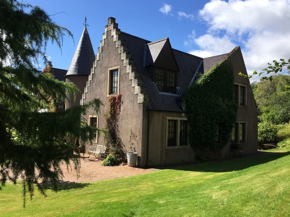 Highland Bear & Luxury Bear Huts Друмнадрочит